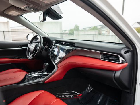 Used 2019 Toyota Camry XSE image 12