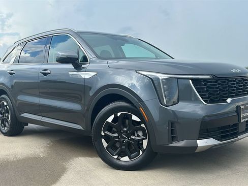 Used 2024 Kia Sorento S FWD image 5