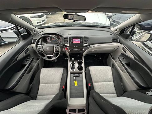 Used 2017 Honda Ridgeline RT image 37