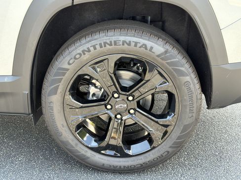 New 2027 Chevrolet Equinox LT w/ Convenience Package II FWD image 20