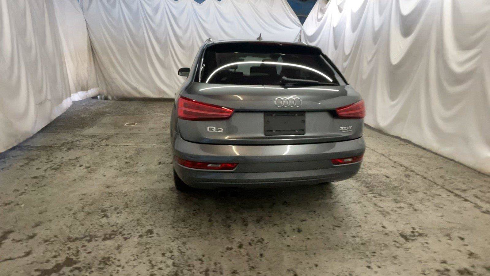 Used 2018 Audi Q3 2.0T Premium w/ Convenience Package AWD/4WD image 9