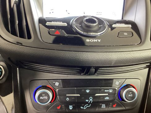 Used 2019 Ford Escape Titanium AWD/4WD image 26