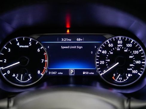 Used 2023 Nissan Sentra SR w/ SR Premium Package FWD image 22
