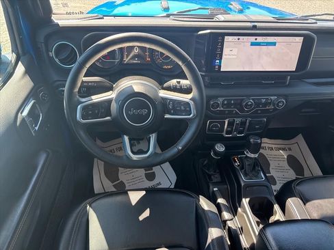 Used 2024 Jeep Wrangler Unlimited Sahara AWD/4WD image 21