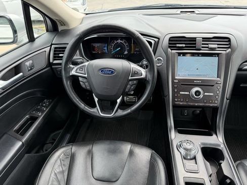 Used 2017 Ford Fusion Titanium AWD/4WD image 13