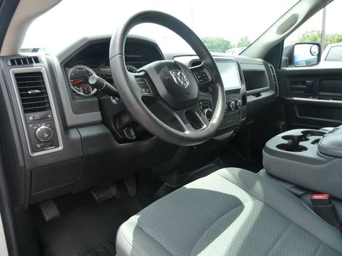 Used 2014 RAM 1500 Express AWD/4WD image 21