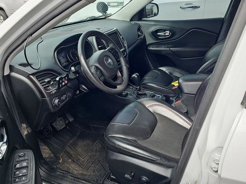 Used 2022 Jeep Cherokee Trailhawk AWD/4WD image 6