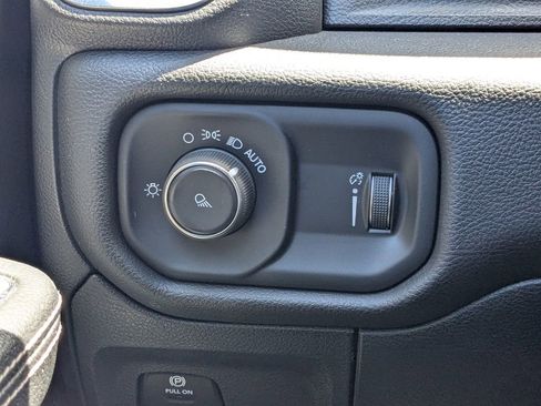 Used 2024 RAM 1500 Laramie RWD image 20