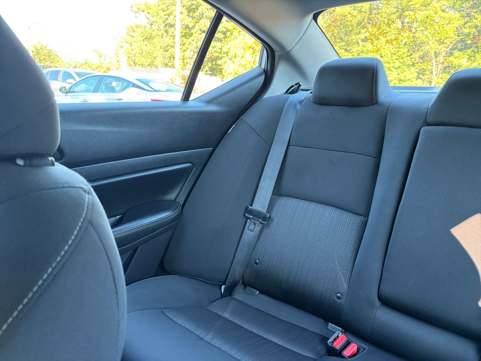 Used 2025 Nissan Altima 2.5 SV FWD image 38
