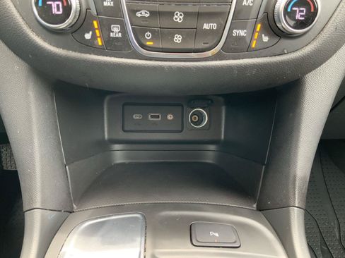 Used 2024 Chevrolet Equinox LT w/ LPO, Floor Liner Package FWD image 42