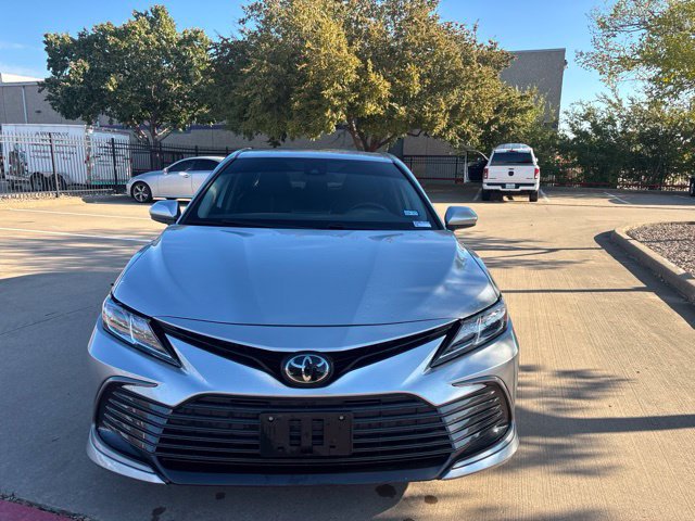 Used 2022 Toyota Camry LE FWD image 2