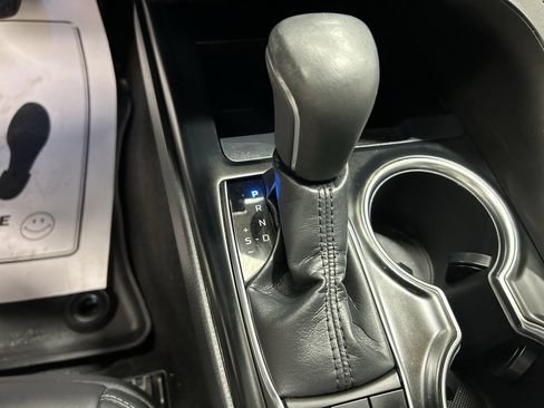 Used 2019 Toyota Camry XSE image 15