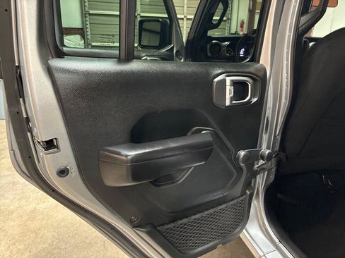 Used 2020 Jeep Wrangler Unlimited Sport AWD/4WD image 26