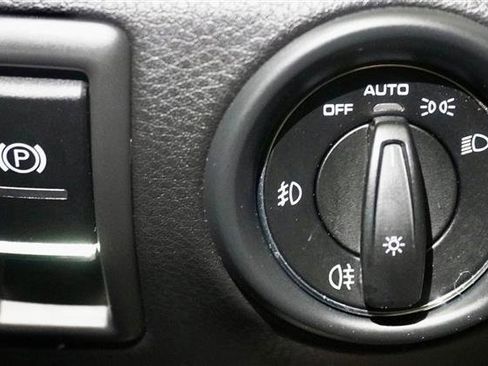 Used 2013 Porsche Cayenne S image 33