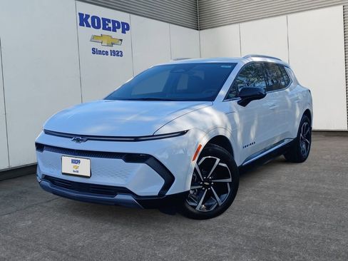 Used 2025 Chevrolet Equinox EV LT w/ LPO, Blackout Package image 1