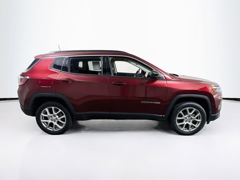 Used 2022 Jeep Compass Latitude AWD/4WD image 4