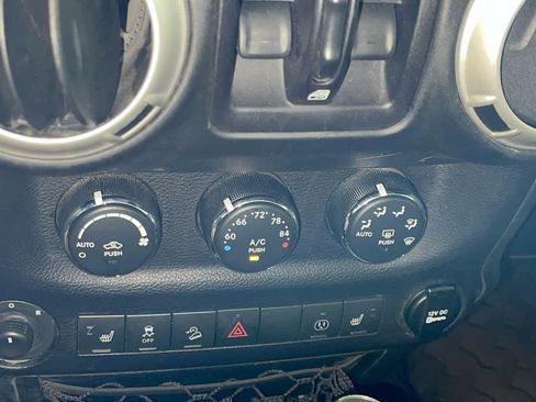Used 2017 Jeep Wrangler Unlimited Sahara w/ Max Tow Package AWD/4WD image 18