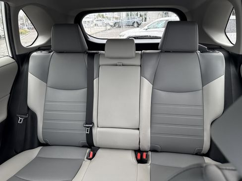 Used 2023 Toyota RAV4 XLE Premium image 17