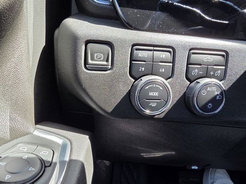 Used 2023 Chevrolet Silverado 1500 LT image 50