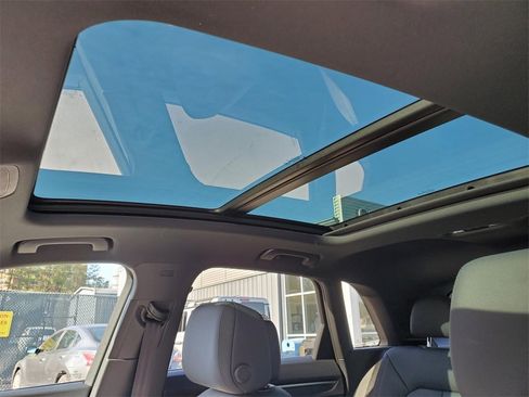 Used 2022 Audi Q3 2.0T Premium image 4