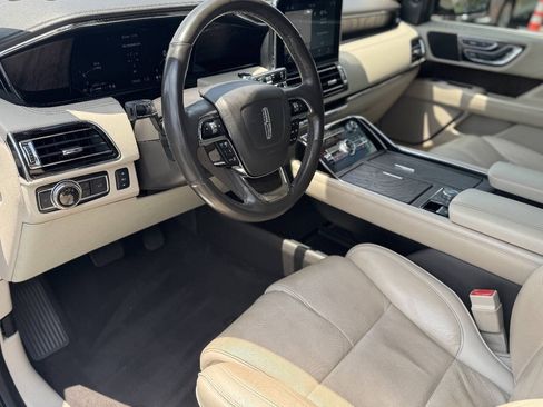 Used 2018 Lincoln Navigator Select w/ Technology Package RWD image 7