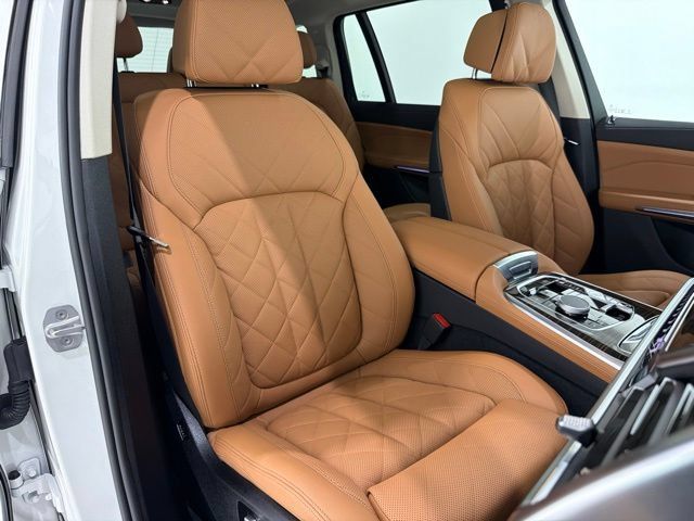 Used 2026 BMW X7 xDrive40i AWD/4WD image 21