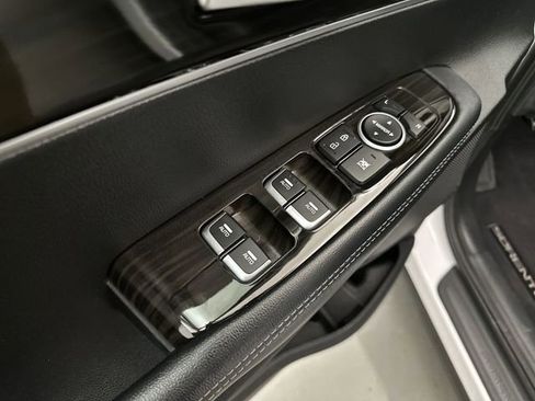 Used 2020 Kia Sorento LX image 19