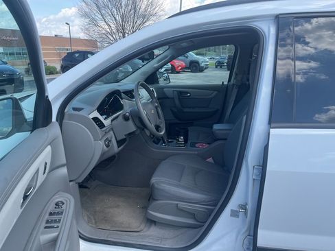 Used 2017 Chevrolet Traverse LS image 6