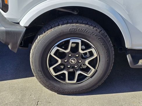 Used 2025 Ford Bronco Outer Banks image 22