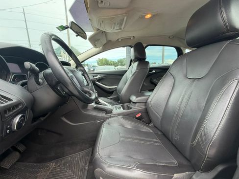 Used 2014 Ford Focus SE w/ Equipment Group 201A FWD image 8