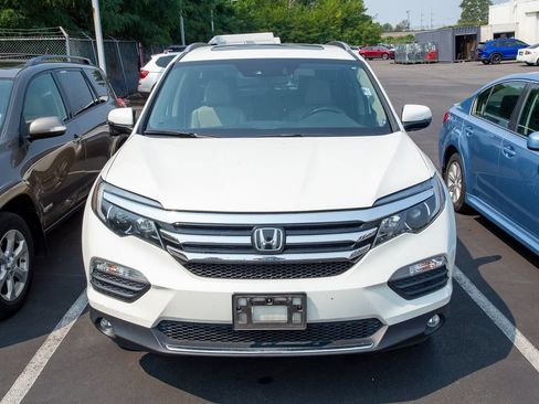 Used 2017 Honda Pilot Touring image 2
