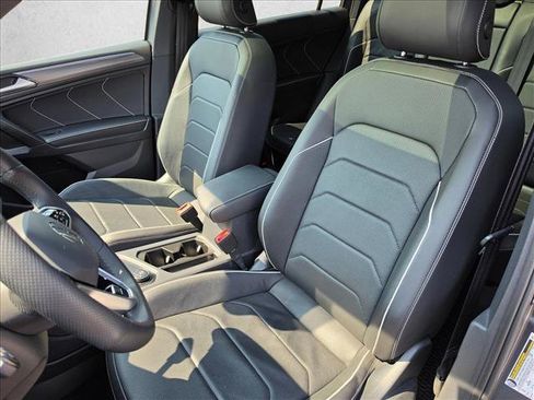 Used 2022 Volkswagen Tiguan SEL R-Line AWD/4WD image 23