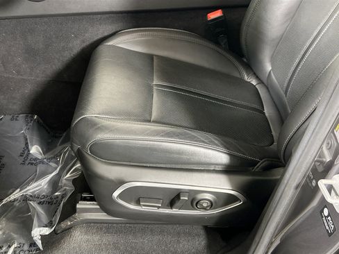 Used 2022 Jeep Wagoneer Series III AWD/4WD image 19