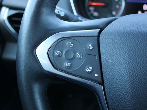 Used 2023 Chevrolet Traverse LT image 38