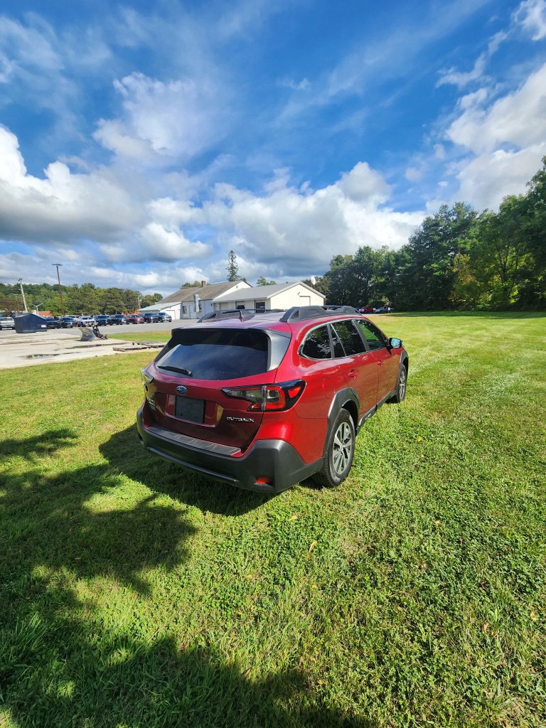 Used 2024 Subaru Outback Premium AWD/4WD image 10