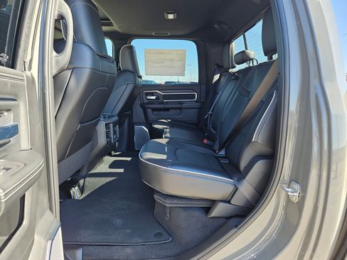 New 2026 RAM 2500 Laramie AWD/4WD image 13