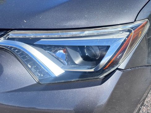 Used 2016 Toyota RAV4 SE w/ Advanced Technology Package AWD/4WD image 10