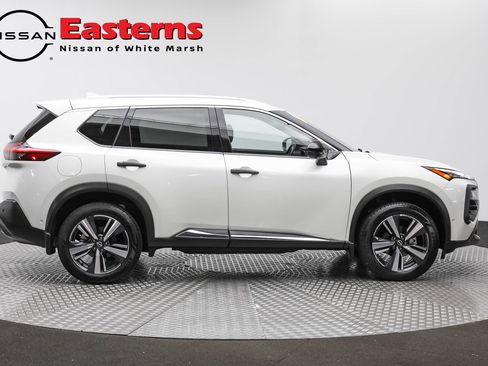 Used 2022 Nissan Rogue SL w/ SL Premium Package image 4