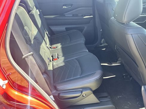 Used 2022 Nissan Pathfinder Platinum w/ Cargo Package image 15