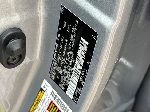 Certified 2024 Toyota Highlander XLE image 37