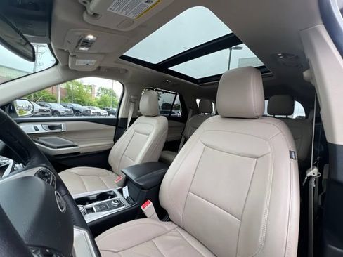 Used 2023 Ford Explorer Limited w/ Limited Technology Package AWD/4WD image 27