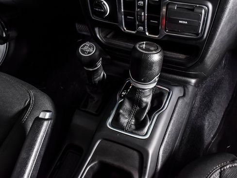 Used 2023 Jeep Wrangler Unlimited w/ Cold Weather Group AWD/4WD image 29