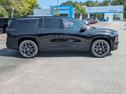 New 2026 Chevrolet Traverse High Country FWD image 3