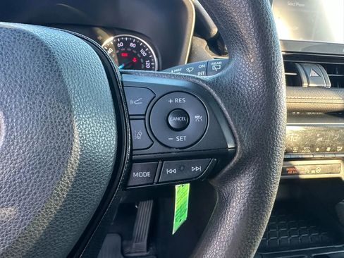 Used 2020 Toyota RAV4 LE image 31