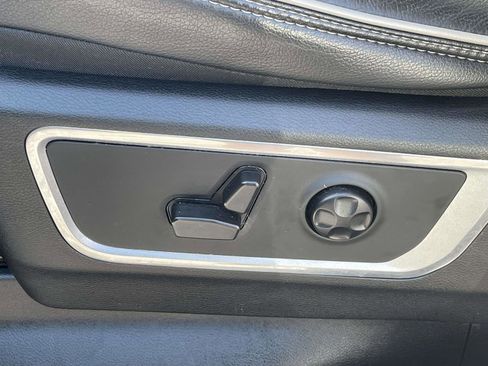 Used 2021 RAM 1500 Laramie AWD/4WD image 17