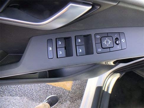 New 2025 Kia Niro EX Touring image 13