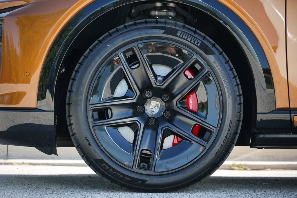 New 2026 Porsche Cayenne Turbo AWD/4WD image 26