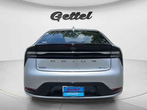 Used 2025 Toyota Prius Plug-In Hybrid FWD image 6