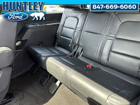 Used 2022 Lincoln Navigator Reserve image 18