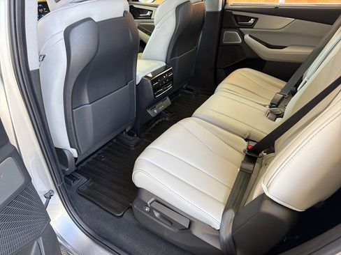Used 2025 Acura MDX SH-AWD w/ Technology Package image 31